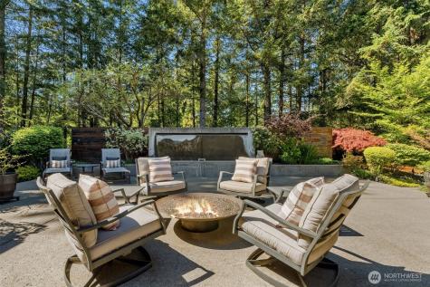 5618 Old Stump Drive NW Gig Harbor WA 98332