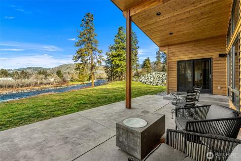 34 Steelhead Lane Dryden WA 98821