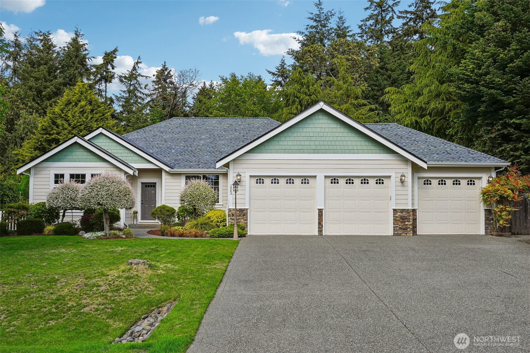 1043 Potlatch Drive Fox Island WA 98333