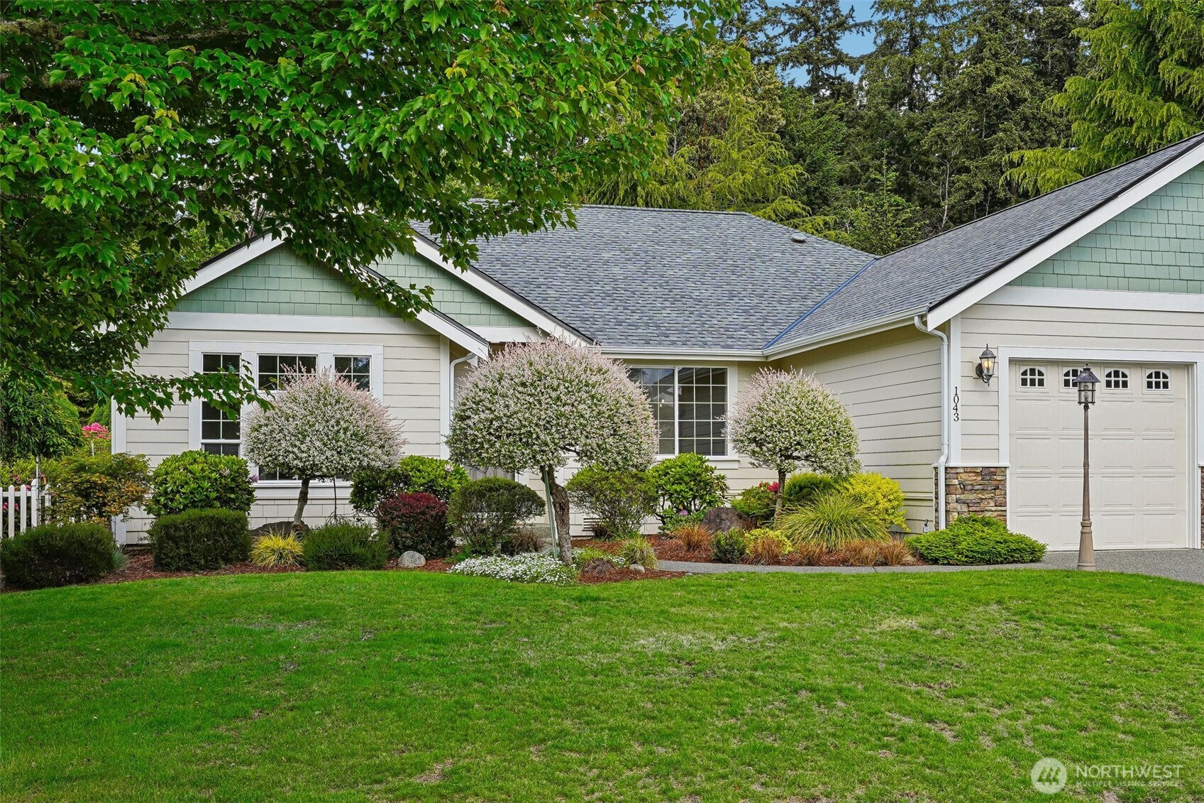 1043 Potlatch Drive Fox Island WA 98333