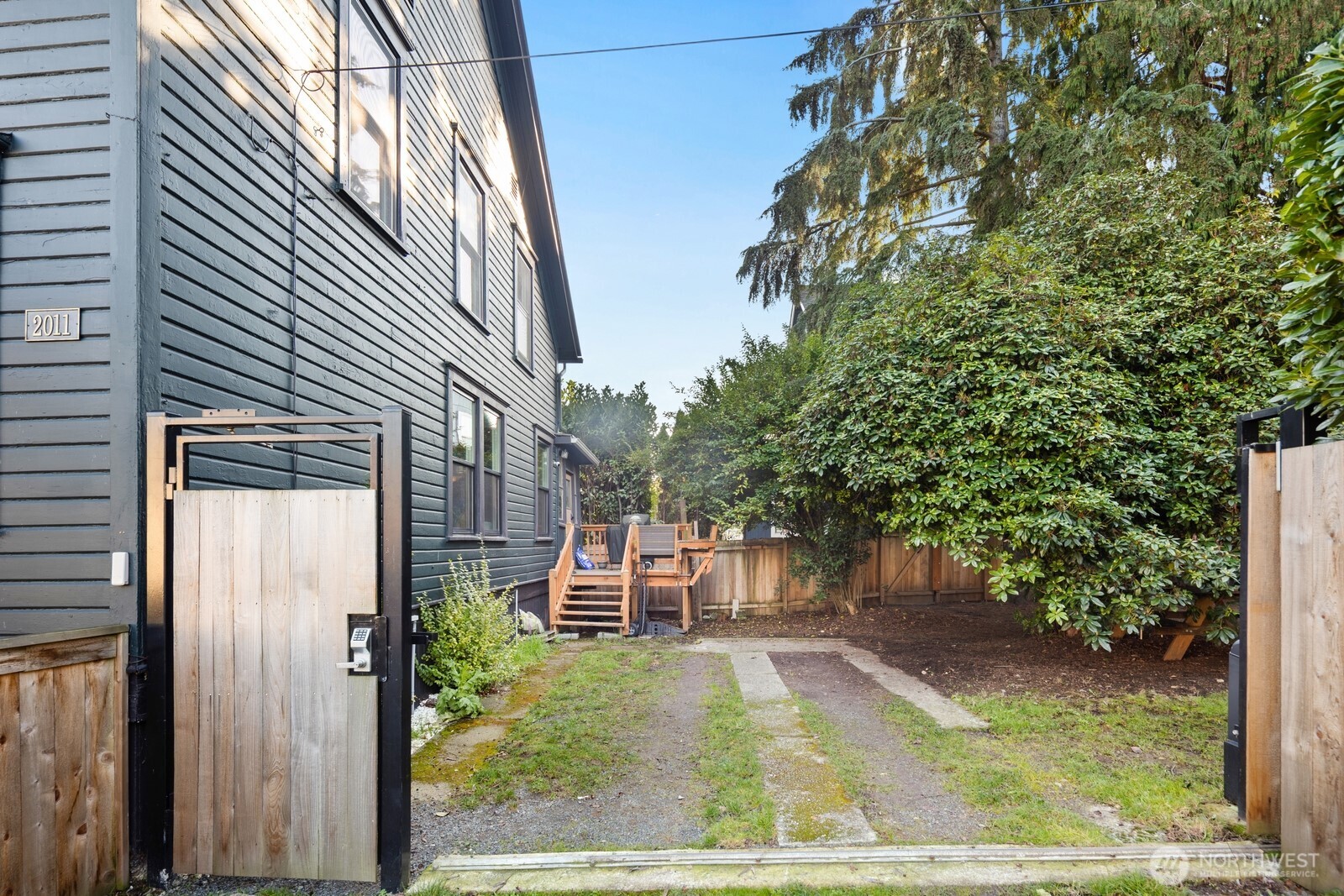 2011 E James Street Seattle WA 98122