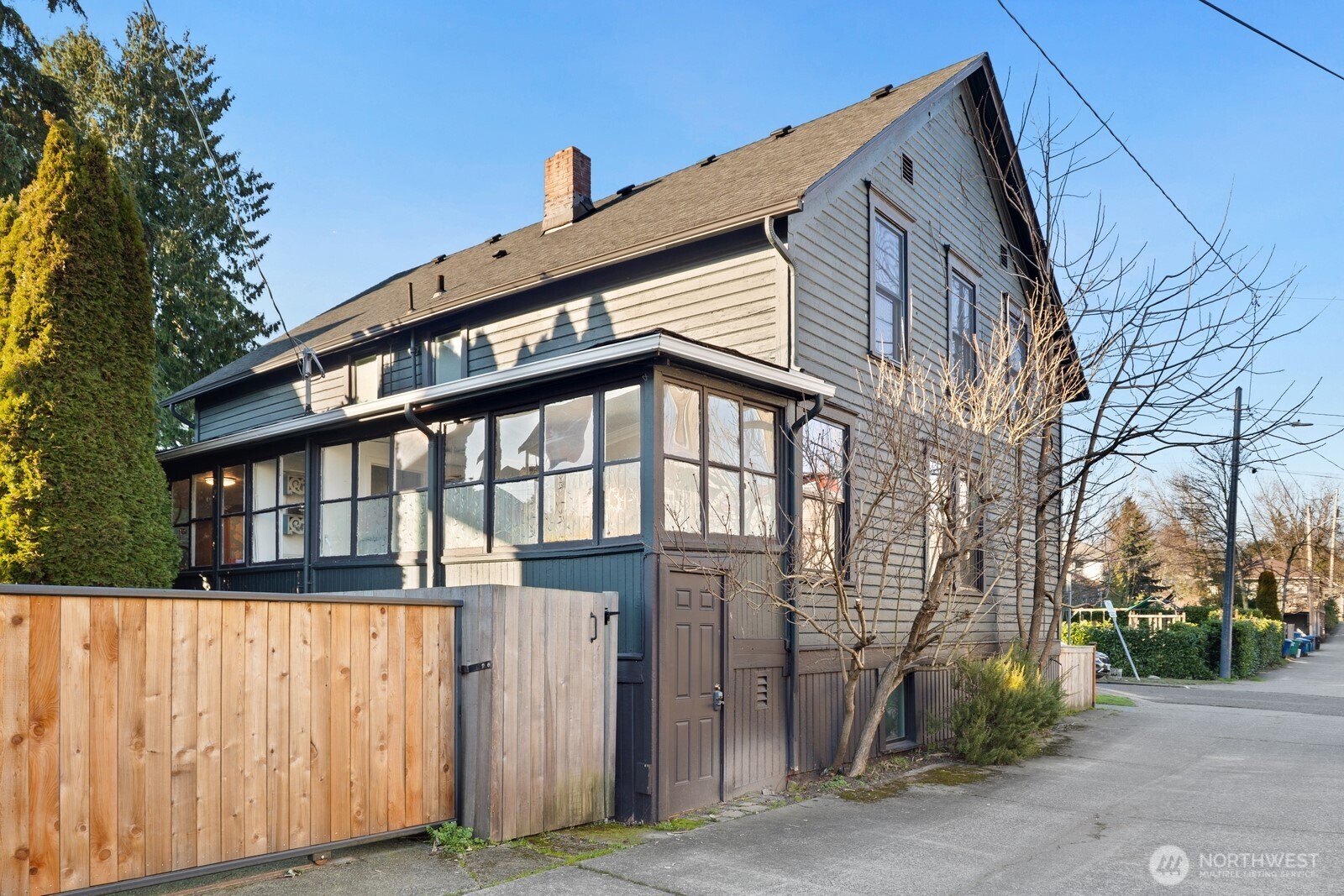 2011 E James Street Seattle WA 98122
