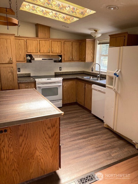 301 N Chinook Drive Hoodsport WA 98548