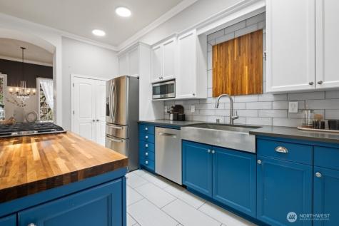 17247 SE 54th Place Bellevue WA 98006
