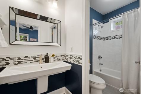 17247 SE 54th Place Bellevue WA 98006