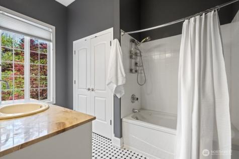17247 SE 54th Place Bellevue WA 98006
