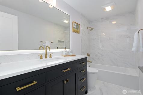 2422 Sahalee Drive W Sammamish WA 98074