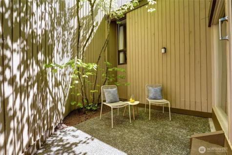 2422 Sahalee Drive W Sammamish WA 98074