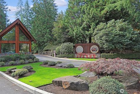 2422 Sahalee Drive W Sammamish WA 98074