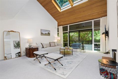 2422 Sahalee Drive W Sammamish WA 98074