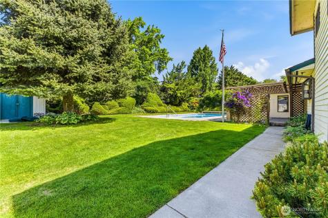 811 Ella Street NE East Wenatchee WA 98802