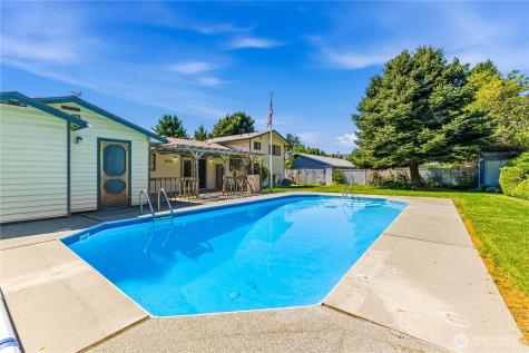 811 Ella Street NE East Wenatchee WA 98802
