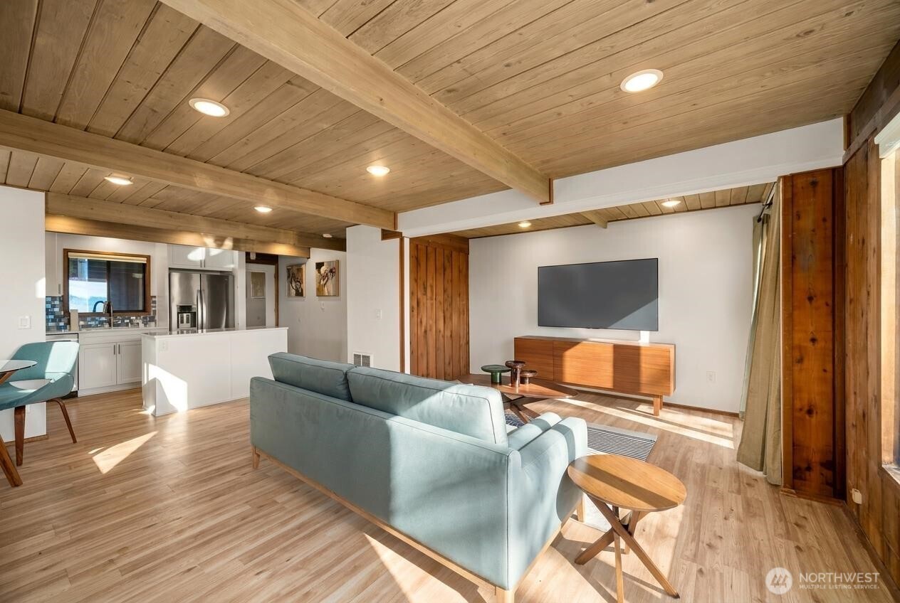 6883 Holeman Avenue Blaine WA 98230