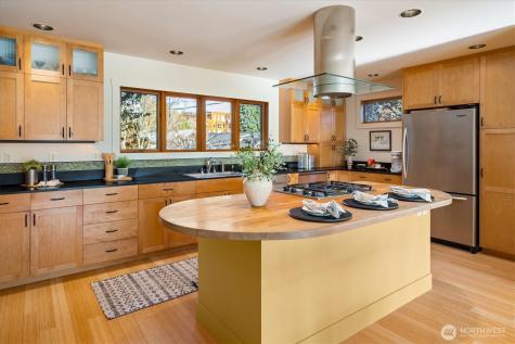 1209 N 44th Street Seattle WA 98103