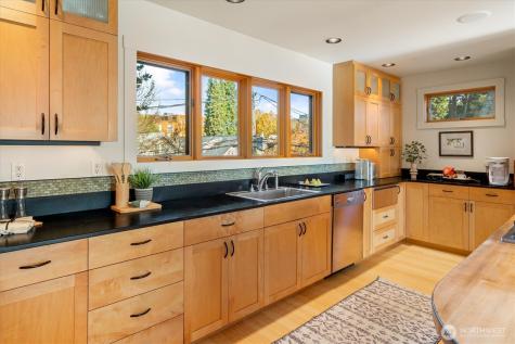 1209 N 44th Street Seattle WA 98103