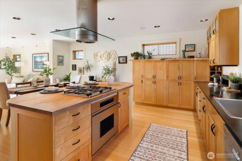 1209 N 44th Street Seattle WA 98103