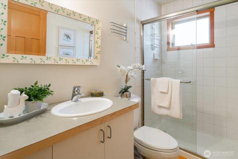 1209 N 44th Street Seattle WA 98103