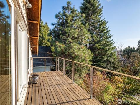 1209 N 44th Street Seattle WA 98103