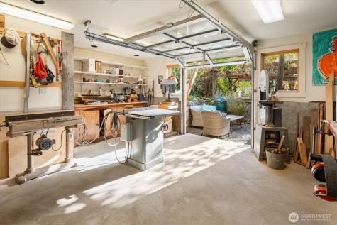 1209 N 44th Street Seattle WA 98103