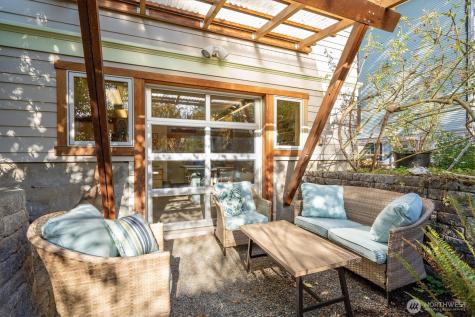 1209 N 44th Street Seattle WA 98103