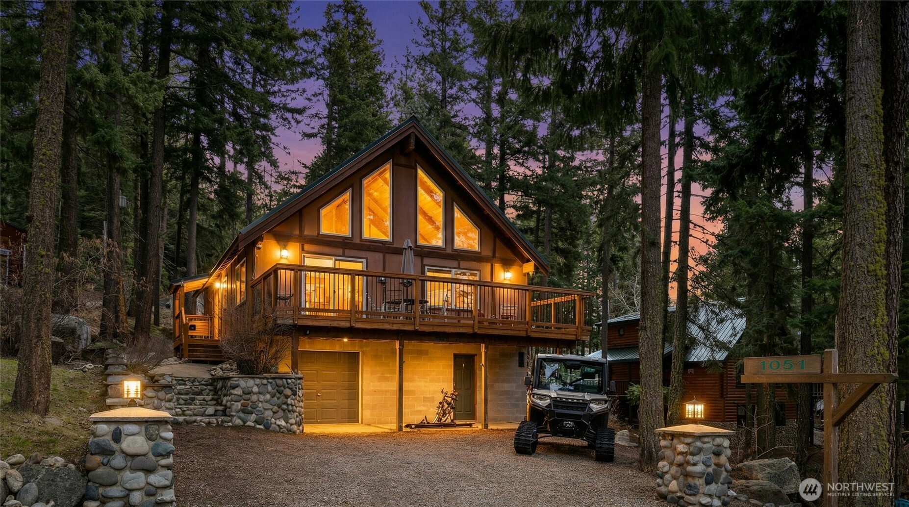 1051 Highland Loop Ronald WA 98940