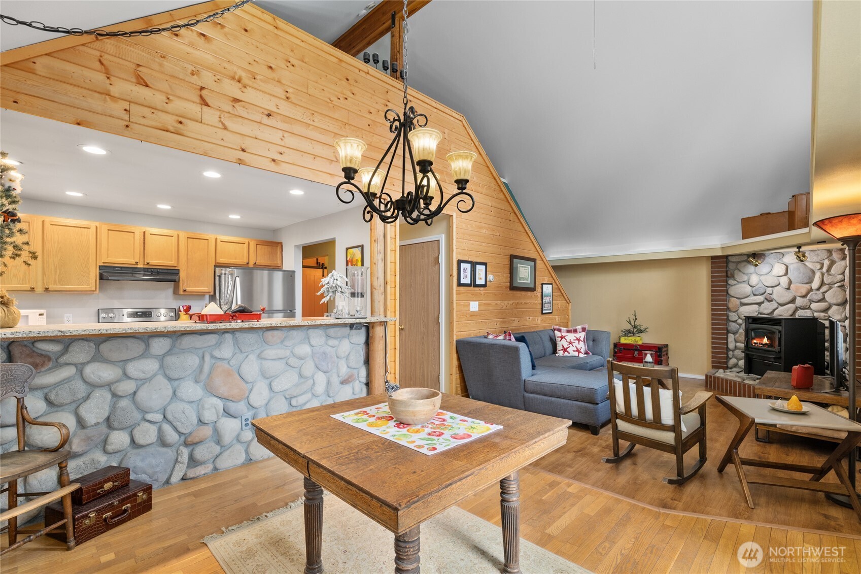 1051 Highland Loop Ronald WA 98940