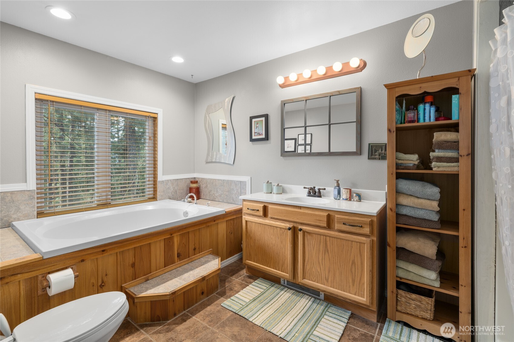 1051 Highland Loop Ronald WA 98940