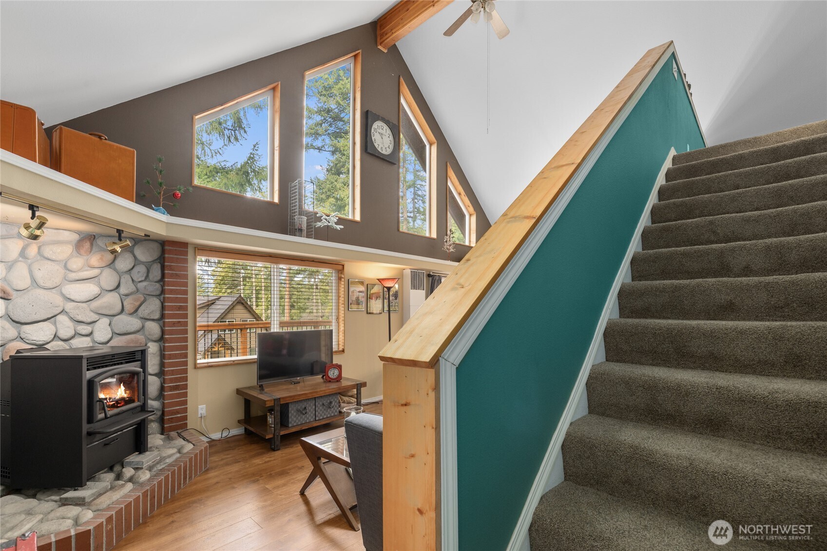 1051 Highland Loop Ronald WA 98940