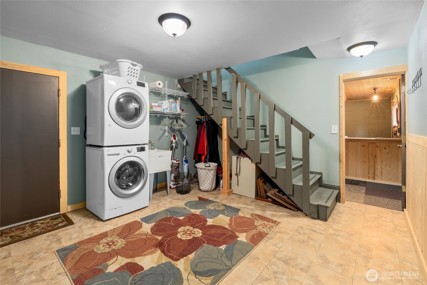 1051 Highland Loop Ronald WA 98940