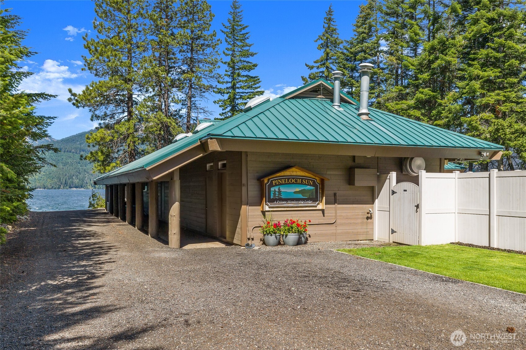 1051 Highland Loop Ronald WA 98940