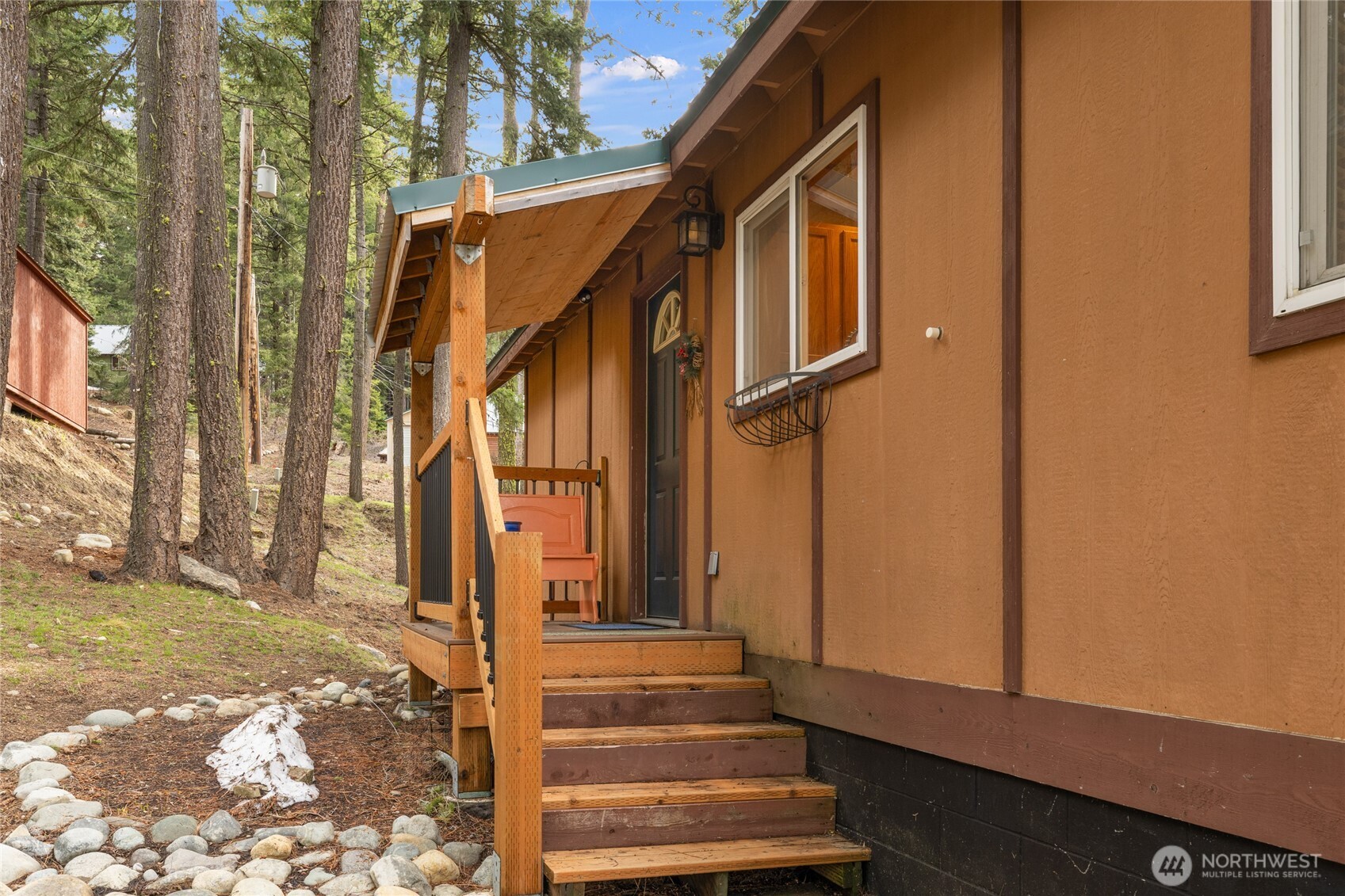 1051 Highland Loop Ronald WA 98940