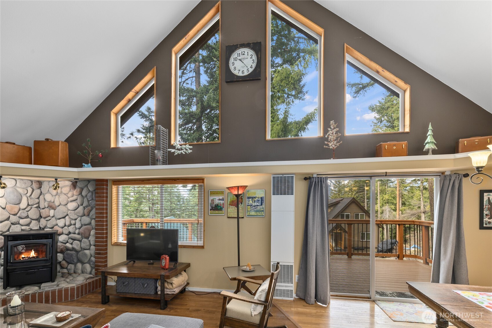 1051 Highland Loop Ronald WA 98940