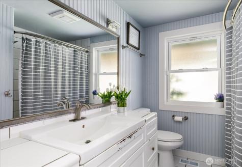 639 NE Otis Street Coupeville WA 98239