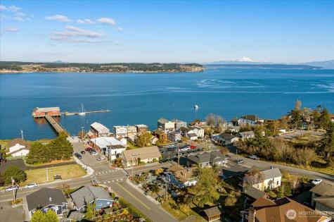 639 NE Otis Street Coupeville WA 98239