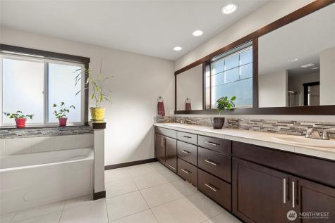 1205 N 16th Street Mount Vernon WA 98273