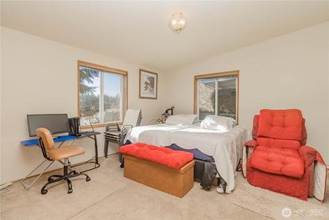 30961 E Lake Morton Drive SE Kent WA 98042