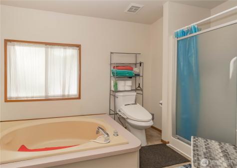30961 E Lake Morton Drive SE Kent WA 98042