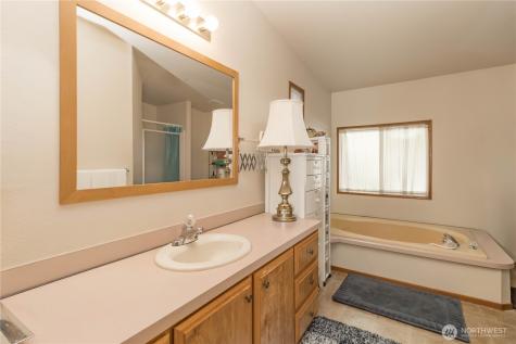 30961 E Lake Morton Drive SE Kent WA 98042