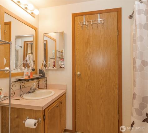 30961 E Lake Morton Drive SE Kent WA 98042