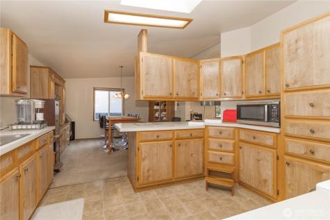 30961 E Lake Morton Drive SE Kent WA 98042