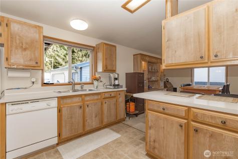 30961 E Lake Morton Drive SE Kent WA 98042