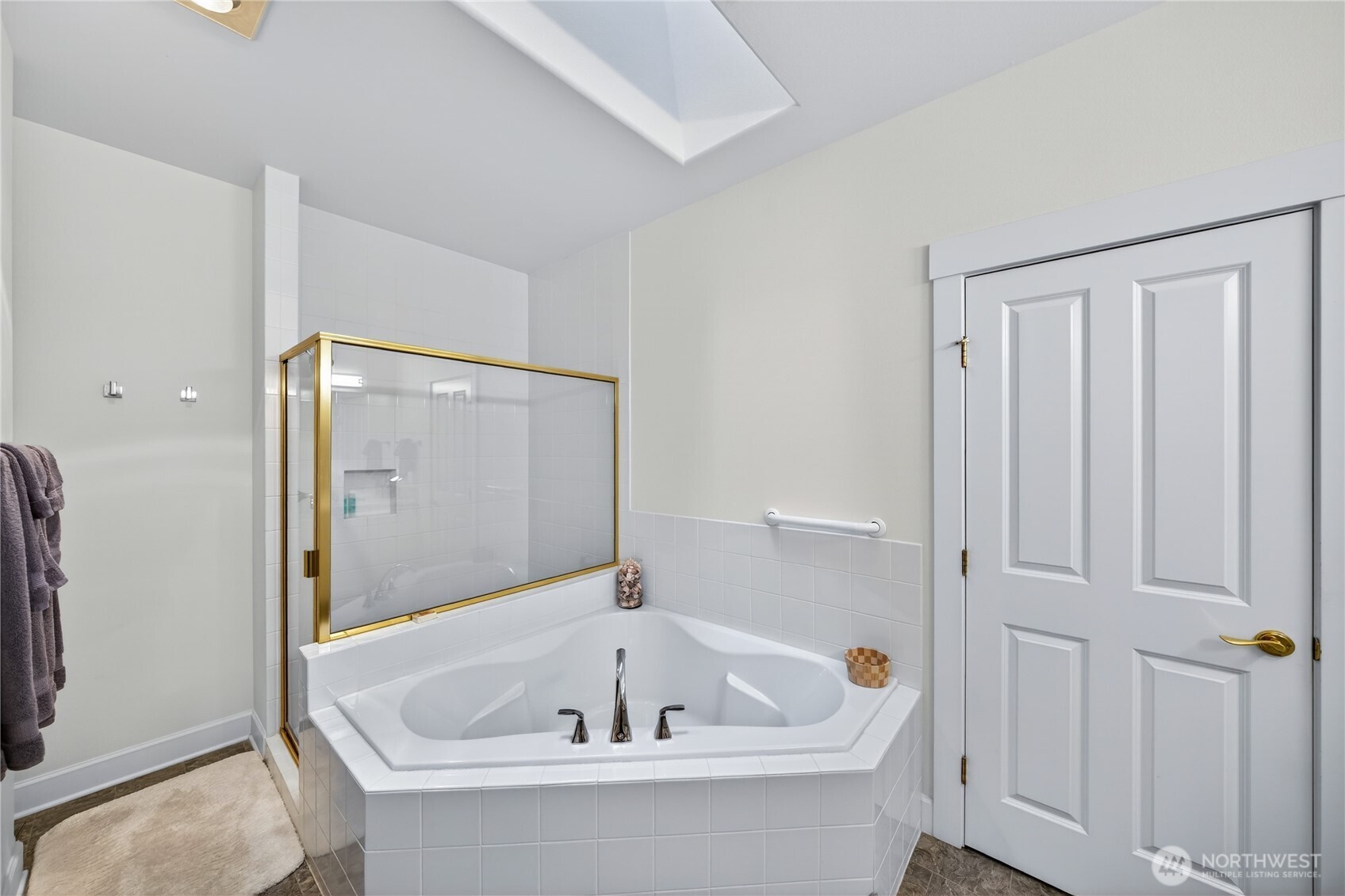 2016 Cascade Court Anacortes WA 98221