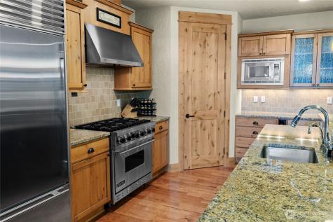 80 Queens Loop Cle Elum WA 98922