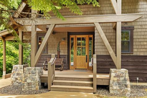 80 Queens Loop Cle Elum WA 98922