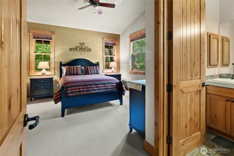 80 Queens Loop Cle Elum WA 98922