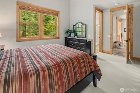 80 Queens Loop Cle Elum WA 98922