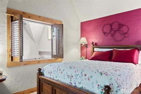 80 Queens Loop Cle Elum WA 98922