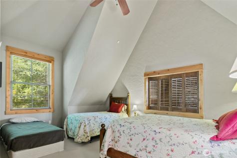 80 Queens Loop Cle Elum WA 98922