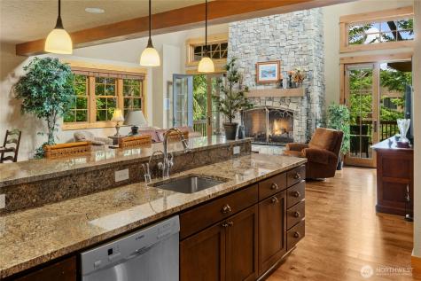 80 Queens Loop Cle Elum WA 98922