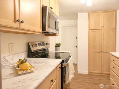 6513 Spencer Lane Clinton WA 98236